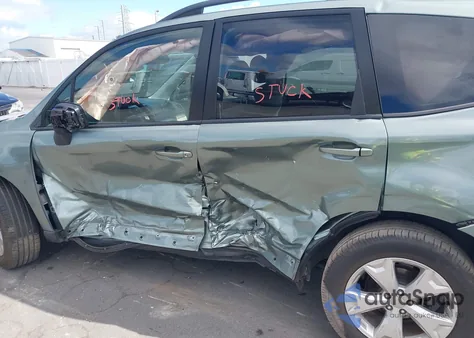 2015 Subaru Forester 2.5I Premium z USA, uszkodzony, nr VIN JF2SJADC5FH416427